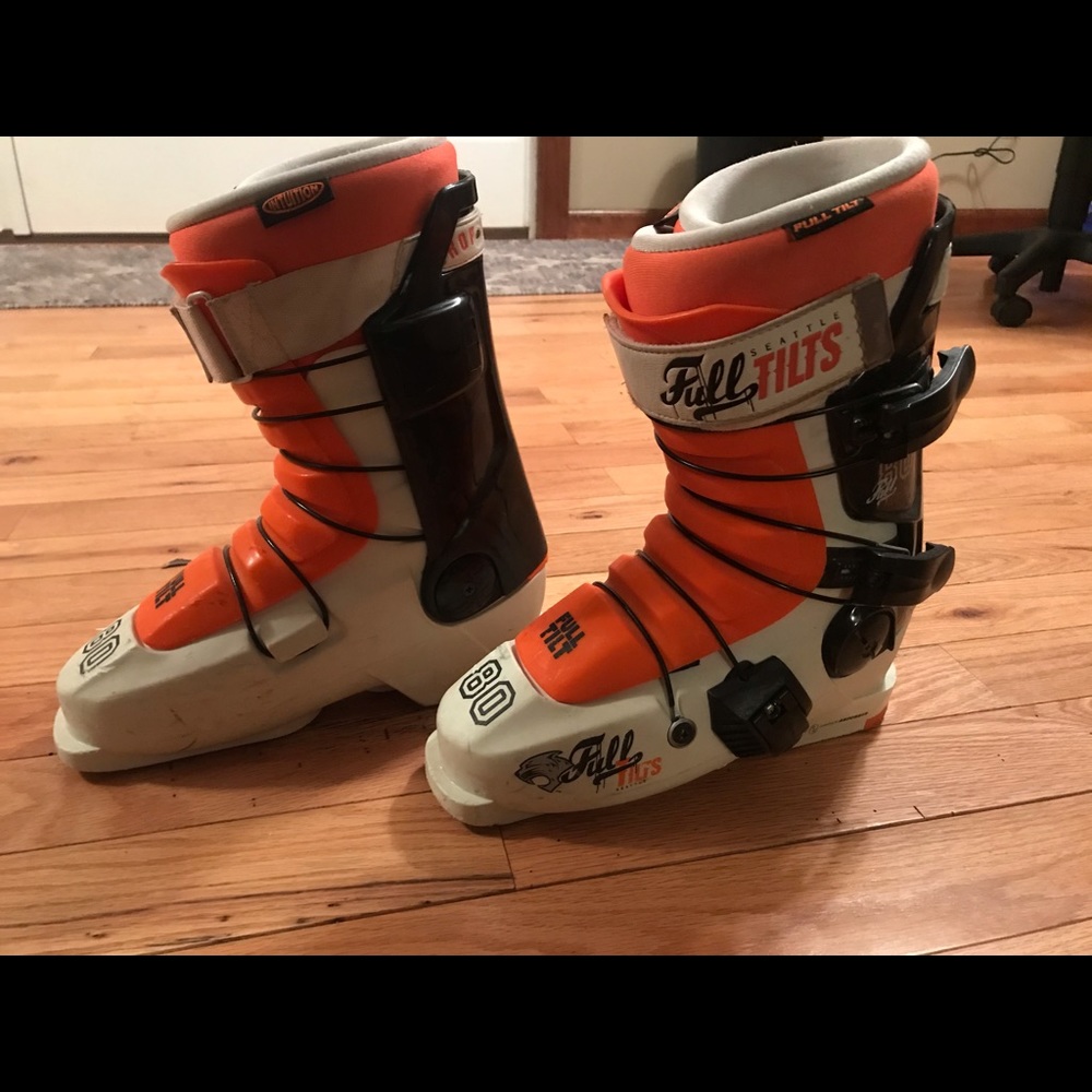 Full Tilt Drop Kicks ski boot